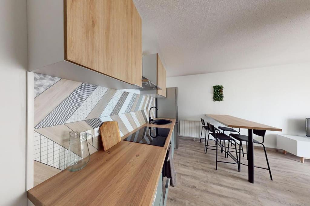 F4 - Rue Jean Le Brozec Appartement *